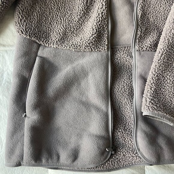 FILA zip up long sleeve jacket with pockets - XL - Picture 3 of 6